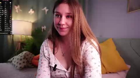 Snapshot of taithelme chatting on 07/05/26, 01:45 Molly online show from 07/05/26, 01:45