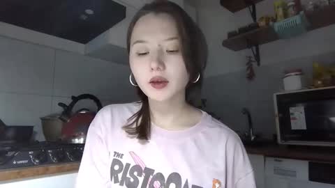 Snapshot of tajuanadelfelder chatting on 11/20/25, 02:50 Lily online show from 11/20/25, 02:50