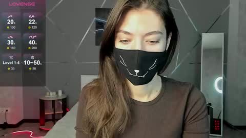 Snapshot of take_me_to_moon chatting on 09/16/25, 01:28 Sasha online show from 09/16/25, 01:28