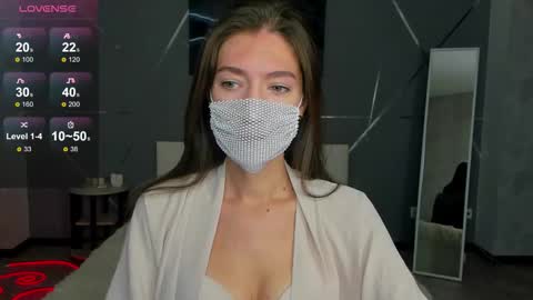 Snapshot of take_me_to_moon chatting on 09/26/25, 01:53 Sasha online show from 09/26/25, 01:53