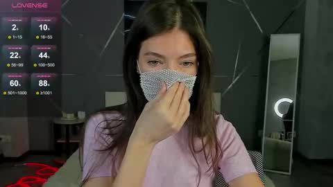 Snapshot of take_me_to_moon chatting on 09/30/25, 01:54 Sasha online show from 09/30/25, 01:54