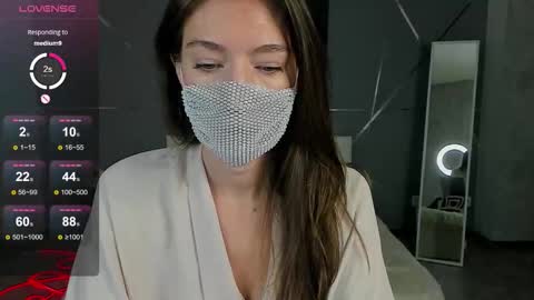 Snapshot of take_me_to_moon chatting on 10/01/25, 01:44 Sasha online show from 10/01/25, 01:44