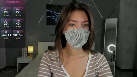 Snapshot of take_me_to_moon chatting on 10/08/25, 01:25 Sasha online show from 10/08/25, 01:25