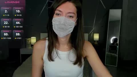 Snapshot of take_me_to_moon chatting on 10/15/25, 01:39 Sasha online show from 10/15/25, 01:39