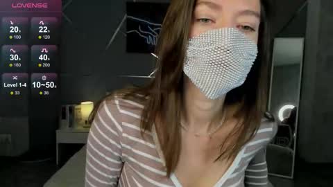 Snapshot of take_me_to_moon chatting on 10/22/25, 01:28 Sasha online show from 10/22/25, 01:28