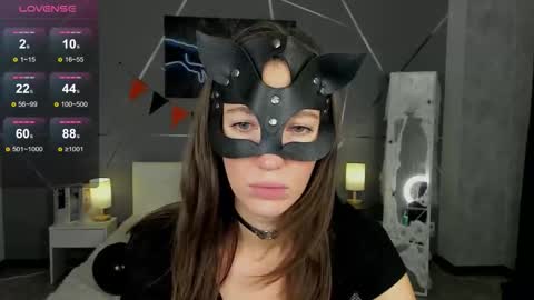 Snapshot of take_me_to_moon chatting on 10/31/25, 01:39 Sasha online show from 10/31/25, 01:39