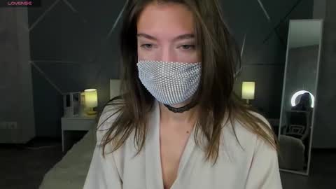 Snapshot of take_me_to_moon chatting on 11/04/25, 01:38 Sasha online show from 11/04/25, 01:38