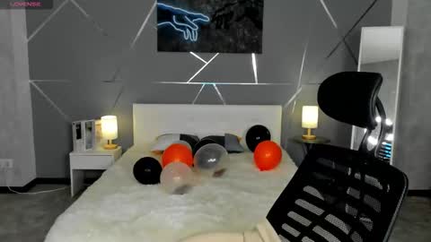 Snapshot of take_me_to_moon chatting on 11/07/25, 02:00 Sasha online show from 11/07/25, 02:00