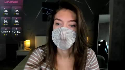 Snapshot of take_me_to_moon chatting on 11/25/25, 01:38 Sasha online show from 11/25/25, 01:38