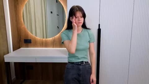 Sara online show from 11/03/25, 01:51