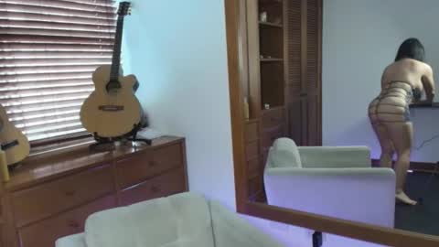 talia__velvet online show from 11/28/25, 01:47