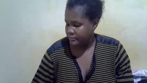 Snapshot of taliah254 chatting on 09/27/25, 04:23 taliah254 online show from 09/27/25, 04:23