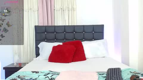 Snapshot of talianamoreno chatting on 11/12/25, 01:39 taliana modelo independiente online show from 11/12/25, 01:39