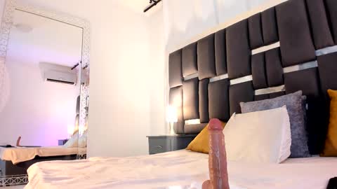 Snapshot of talianavega chatting on 02/12/25, 10:59 tali online show from 02/12/25, 10:59