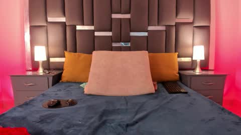 Snapshot of talianavega chatting on 10/08/25, 12:30 tali online show from 10/08/25, 12:30