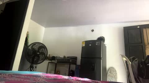 Snapshot of talianavega chatting on 10/11/25, 12:26 tali online show from 10/11/25, 12:26