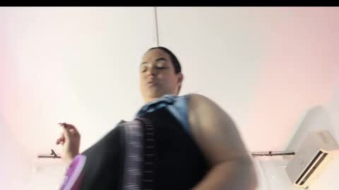 Snapshot of talianavega chatting on 11/21/25, 07:56 tali online show from 11/21/25, 07:56