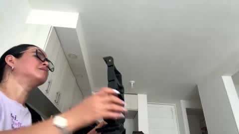 Snapshot of talianavega chatting on 12/16/25, 10:26 tali online show from 12/16/25, 10:26