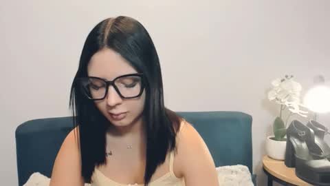 Snapshot of taliasensitive chatting on 02/15/26, 06:32 taliasensitive online show from 02/15/26, 06:32