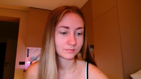  Kira  online show from 12/02/25, 06:08