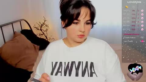 Snapshot of talla_la chatting on 10/29/25, 12:51 Talla online show from 10/29/25, 12:51