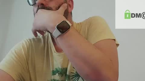 Snapshot of tallboy77eu chatting on 12/19/24, 08:23 Aligator online show from 12/19/24, 08:23