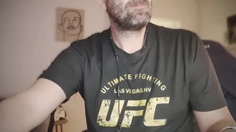 Snapshot of tallboy77eu chatting on 01/11/25, 09:46 Aligator online show from 01/11/25, 09:46