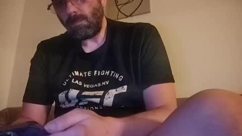 Snapshot of tallboy77eu chatting on 02/24/25, 06:04 Aligator online show from 02/24/25, 06:04