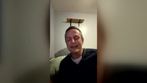 Snapshot of tallglassowater9cut459014 chatting on 04/09/26, 05:07 first stream was very fun grateful for every follow and super active chat online show from 04/09/26, 05:07