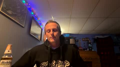 Snapshot of tallglassowater9cut459014 chatting on 04/11/26, 09:57 first stream was very fun grateful for every follow and super active chat online show from 04/11/26, 09:57