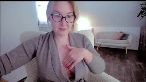 Snapshot of tallinnlove chatting on 04/30/26, 12:00 tallinnlove online show from 04/30/26, 12:00