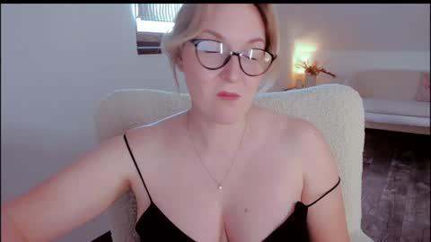 Snapshot of tallinnlove chatting on 06/16/26, 11:13 tallinnlove online show from 06/16/26, 11:13