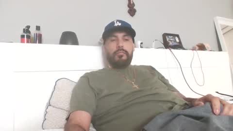 Snapshot of talllatino310 chatting on 02/24/25, 10:03 talllatino310 online show from 02/24/25, 10:03