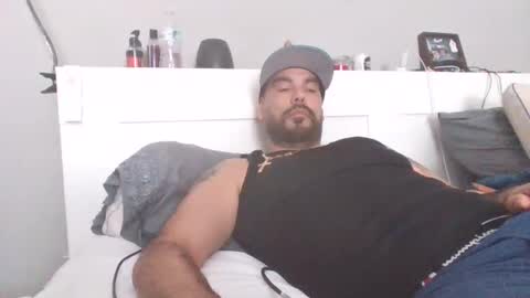 Snapshot of talllatino310 chatting on 02/26/25, 06:54 talllatino310 online show from 02/26/25, 06:54