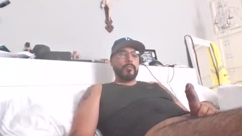 Snapshot of talllatino310 chatting on 09/08/25, 10:20 talllatino310 online show from 09/08/25, 10:20