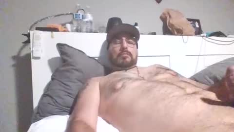 Snapshot of talllatino310 chatting on 04/17/26, 06:05 talllatino310 online show from 04/17/26, 06:05