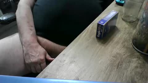 Snapshot of tallndark656 chatting on 02/13/25, 06:48 Tallndark656 online show from 02/13/25, 06:48