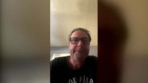 Snapshot of tallpaulb chatting on 04/05/26, 12:19 tallpaulb online show from 04/05/26, 12:19