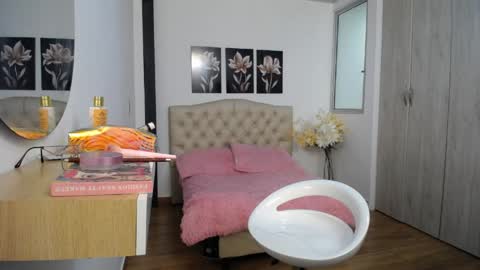 Snapshot of tamar4_f00x chatting on 04/22/26, 01:01 Hi im sara online show from 04/22/26, 01:01