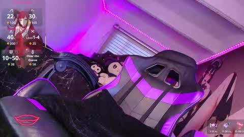 Snapshot of tamara_gyal chatting on 11/12/25, 06:08 Tamara --- online show from 11/12/25, 06:08