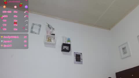 Snapshot of tamara_lemick chatting on 12/20/24, 06:56 Tamara Lemick online show from 12/20/24, 06:56