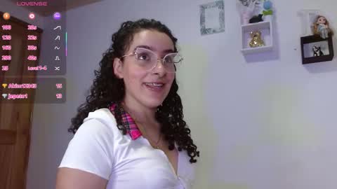 Snapshot of tamara_lemick chatting on 09/16/25, 03:35 Tamara Lemick online show from 09/16/25, 03:35