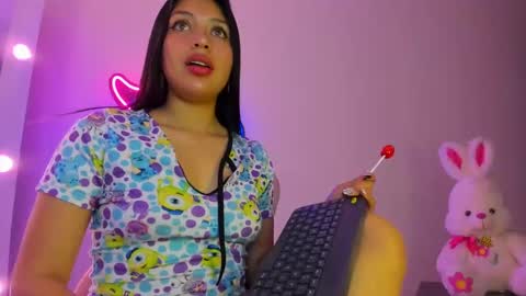 Snapshot of tamara_marquez chatting on 09/22/25, 03:25 SOFIA online show from 09/22/25, 03:25