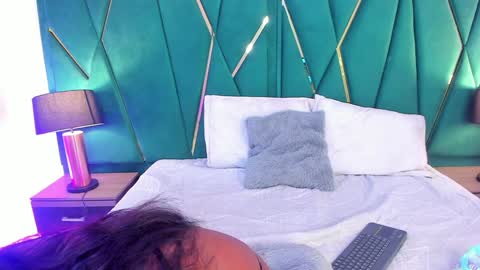 Snapshot of tamara_myller1 chatting on 01/11/25, 12:18 Tamara  online show from 01/11/25, 12:18