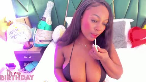Snapshot of tamara_myller1 chatting on 01/16/25, 12:31 Tamara  online show from 01/16/25, 12:31