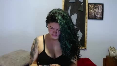 Snapshot of tamara_reyna chatting on 04/29/26, 08:15 Tammy Modelo independiente YEAH online show from 04/29/26, 08:15