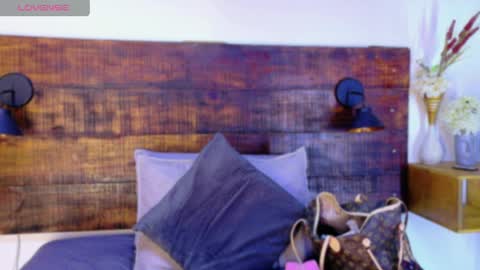 Snapshot of tamara_sanz1 chatting on 04/01/26, 10:05 online show from 04/01/26, 10:05