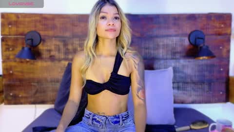 Snapshot of tamara_sanz1 chatting on 04/01/26, 01:41 online show from 04/01/26, 01:41