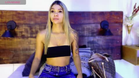 Snapshot of tamara_sanz1 chatting on 04/04/26, 10:13 online show from 04/04/26, 10:13