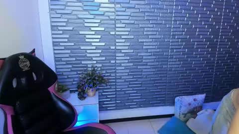 Snapshot of tamara_velezz chatting on 05/15/26, 09:27 Tamara online show from 05/15/26, 09:27